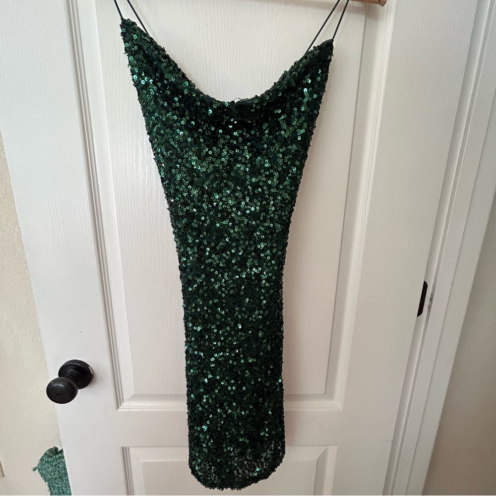 **WINDSOR**Emerald Green Sparkling Sequined Slip Dress. Women’s Size Small.